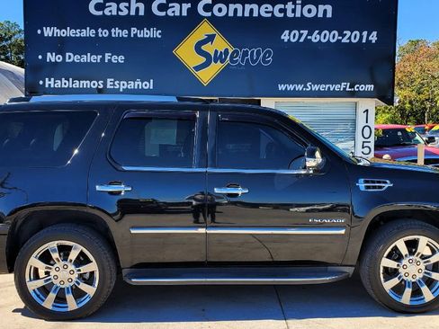 Used 2011 Cadillac Escalade 2WD image 6