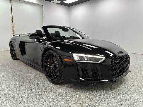 Used 2017 Audi R8 V10 image 10