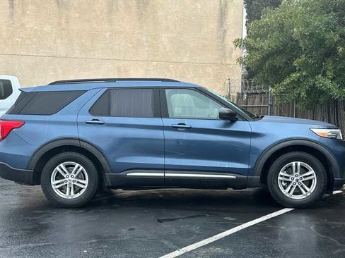 Used 2020 Ford Explorer XLT w/ Equipment Group 202A image 7