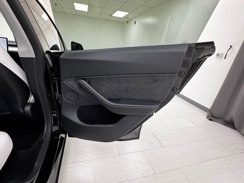 Used 2024 Tesla Model Y Long Range image 15