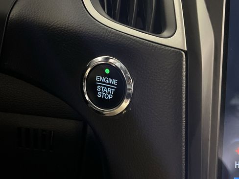 Used 2024 Ford Edge SEL image 30