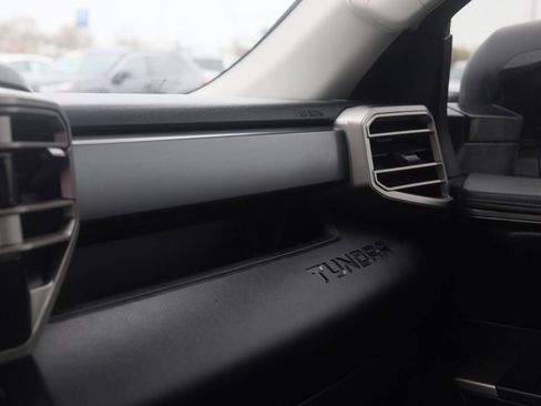 Used 2022 Toyota Tundra SR5 w/ SR5 Convenience Package AWD/4WD image 13