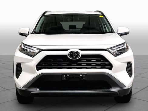 Used 2025 Toyota RAV4 XLE w/ Convenience Package AWD/4WD image 4