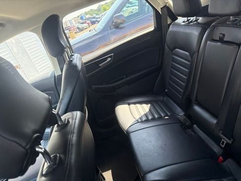 Used 2016 Ford Edge SEL w/ Equipment Group 201A AWD/4WD image 8