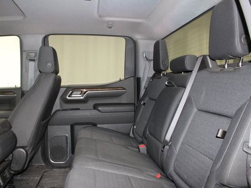 Used 2023 GMC Sierra 1500 Elevation w/ LPO, Elevation Black Package image 17