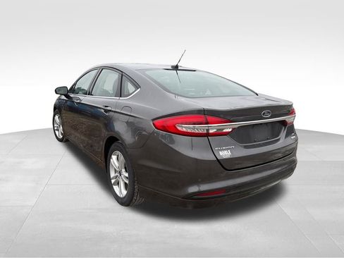 Used 2018 Ford Fusion SE w/ Fusion SE Technology Package image 6