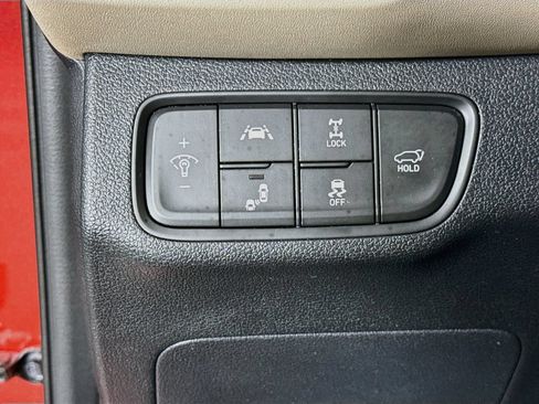 Used 2020 Hyundai Santa Fe Limited AWD/4WD image 18