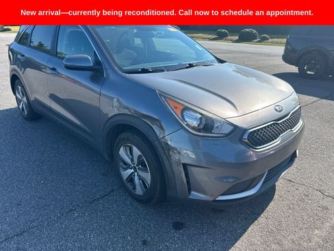 Used 2018 Kia Niro LX FWD image 2