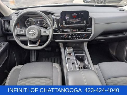 Used 2025 Nissan Pathfinder SV FWD image 11