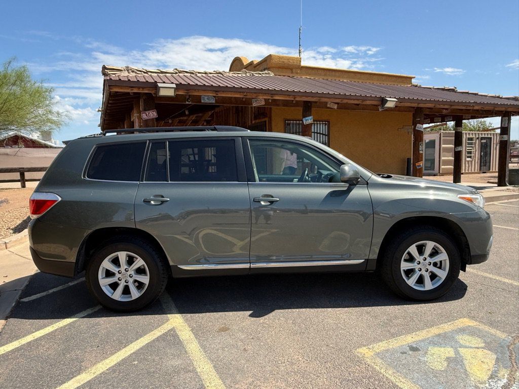 Used 2013 Toyota Highlander SE AWD/4WD image 8