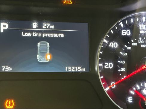 Used 2024 Kia Forte LXS w/ LXS Technology Package image 8