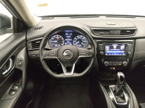 Used 2019 Nissan Rogue SV image 22