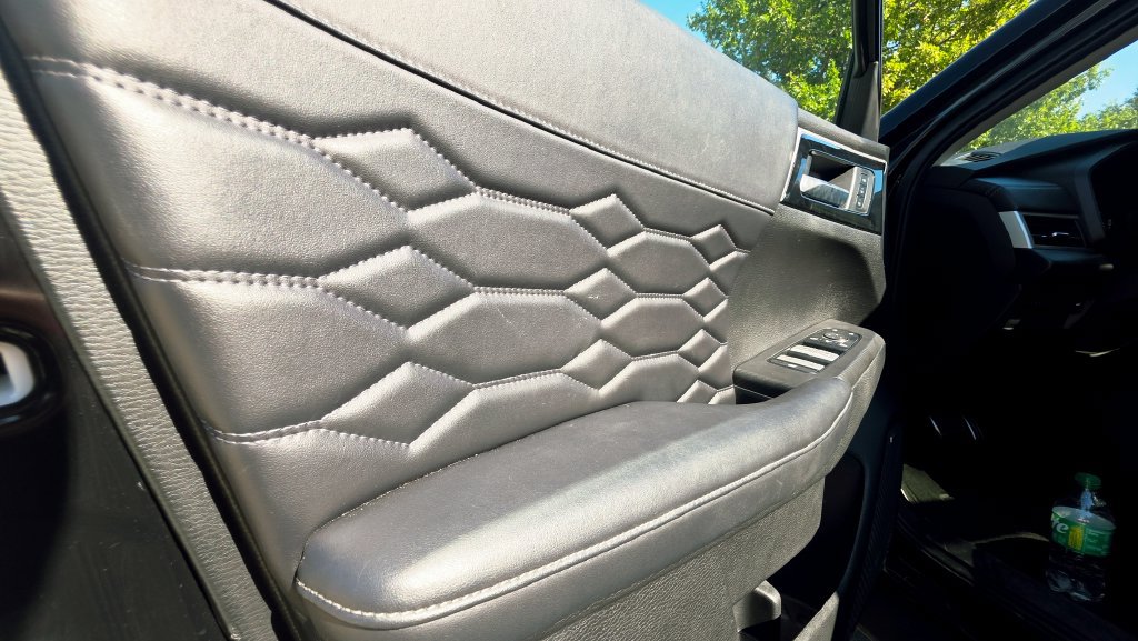 Used 2025 Mitsubishi Outlander AWD image 40