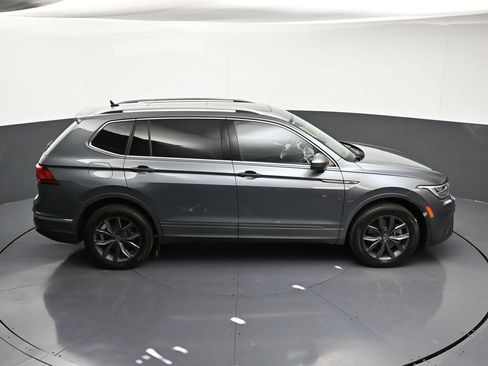 Used 2022 Volkswagen Tiguan SE AWD/4WD image 21