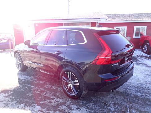 Used 2019 Volvo XC60 T5 Momentum w/ Multimedia Package image 4
