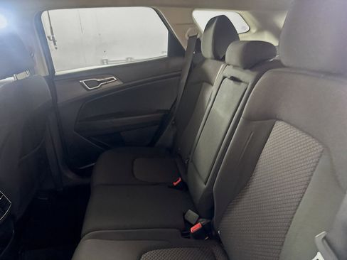 Used 2025 Kia Sportage LX image 26