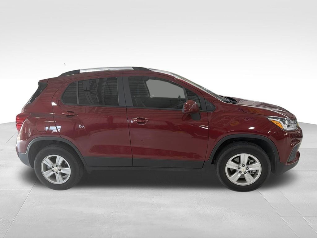 Used 2021 Chevrolet Trax LT w/ Driver Confidence Package AWD/4WD image 10