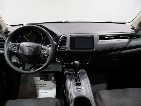 Used 2018 Honda HR-V EX image 16