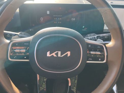Certified 2025 Kia Sorento SX Prestige w/ Olive Brown Leather Package image 63