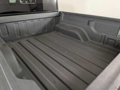 Certified 2023 Jeep Gladiator Overland AWD/4WD image 11