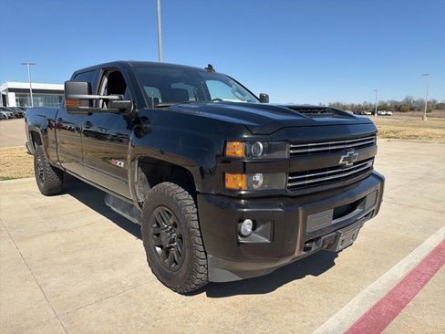 Used 2018 Chevrolet Silverado 2500 LTZ w/ Duramax Plus Package image 3