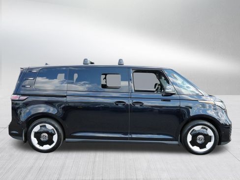 Certified 2025 Volkswagen ID. Buzz Pro S RWD image 8