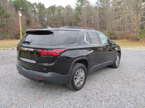 Used 2023 Chevrolet Traverse LT image 6