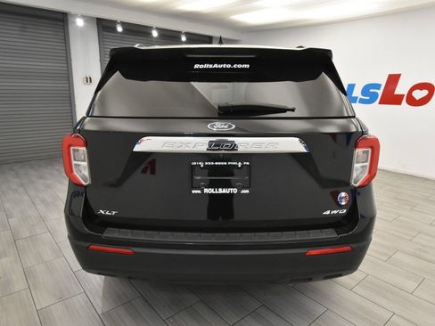 Used 2022 Ford Explorer XLT image 4
