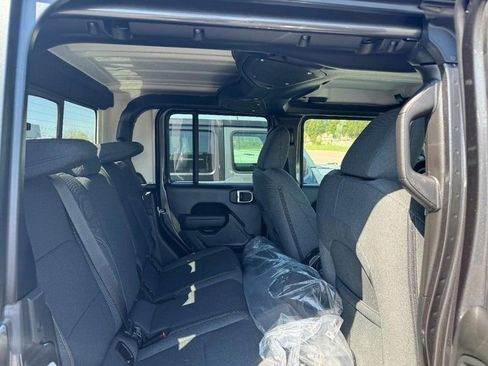 New 2026 Jeep Gladiator Sport image 5