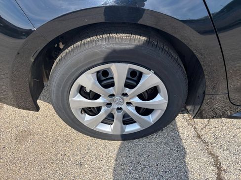 Used 2025 Toyota Corolla LE FWD image 28