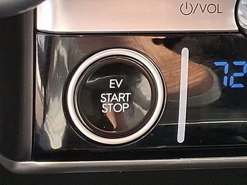 Used 2024 Hyundai Ioniq 5 SE image 24