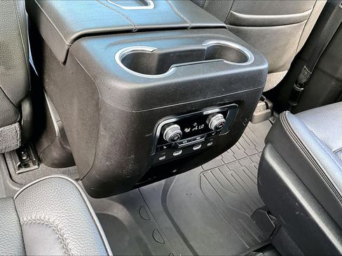 Used 2021 GMC Yukon Denali w/ Denali Ultimate Package AWD/4WD image 33