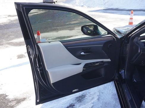 Used 2023 Lexus ES 250 w/ Premium Package image 24