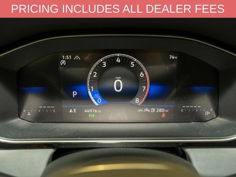 Used 2025 Volkswagen Jetta SE FWD image 17
