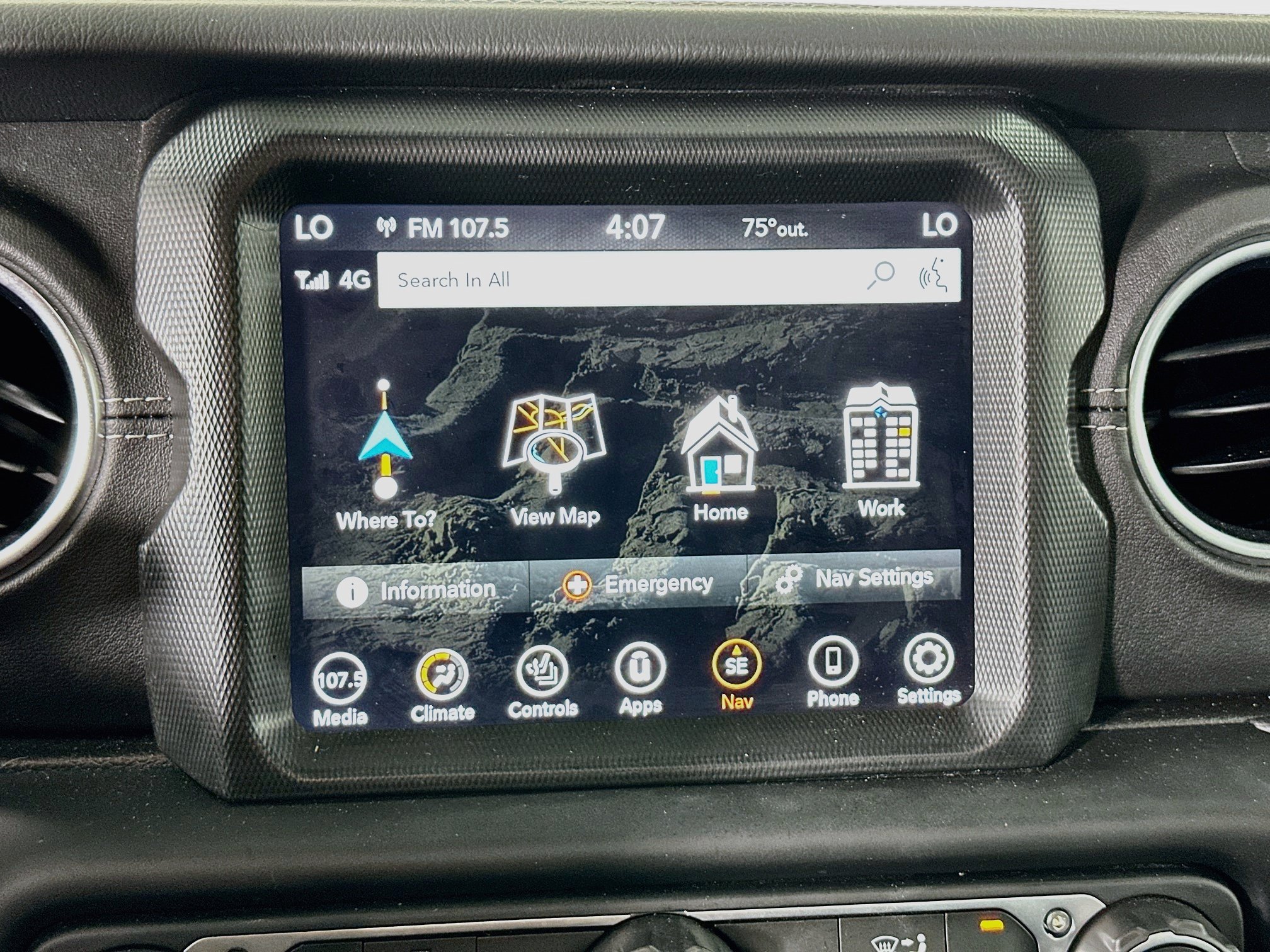 Used 2023 Jeep Wrangler Unlimited Sahara w/ Cold Weather Group AWD/4WD image 21