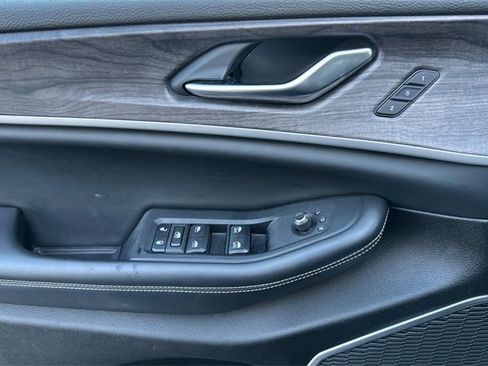 Certified 2022 Jeep Grand Cherokee Limited image 13