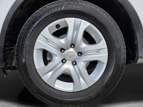 Used 2013 Toyota RAV4 LE FWD image 35