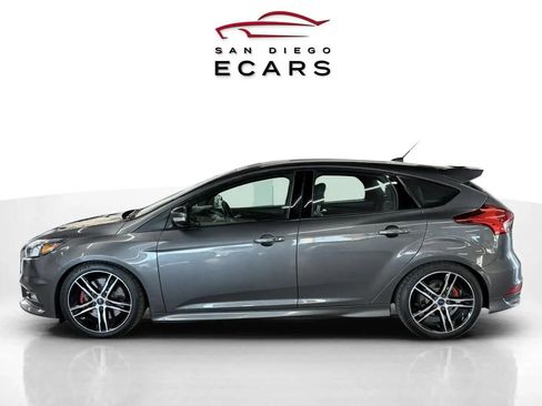 Used 2018 Ford Focus ST image 7