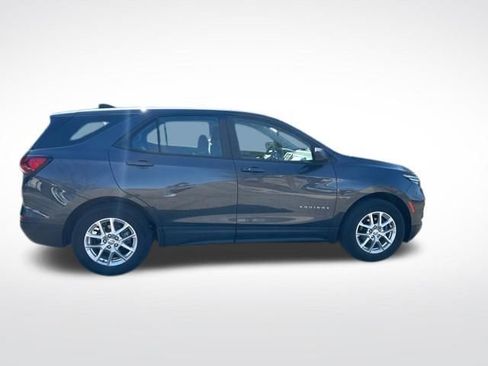 Used 2022 Chevrolet Equinox LS image 7