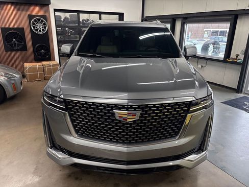 Used 2023 Cadillac Escalade Premium Luxury w/ Performance Package AWD/4WD image 16