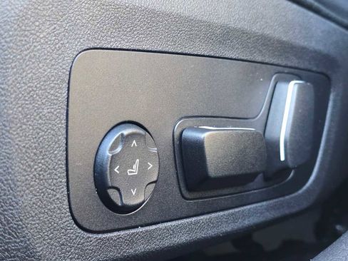 Used 2025 BMW 330i xDrive Sedan w/ M Sport Package image 26