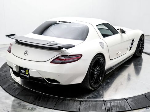 Used 2011 Mercedes-Benz SLS AMG Coupe image 23