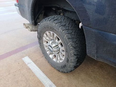 Used 2022 Ford F250 XLT w/ XLT Premium Package image 5