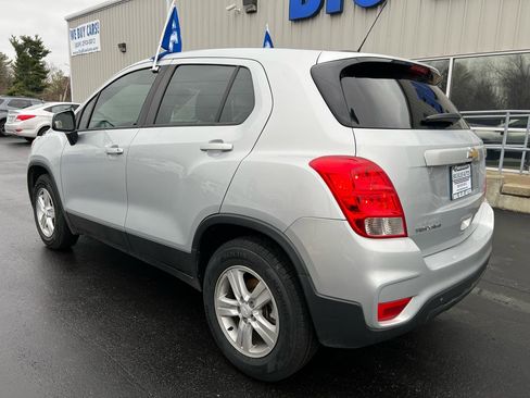 Used 2020 Chevrolet Trax LS AWD/4WD image 3