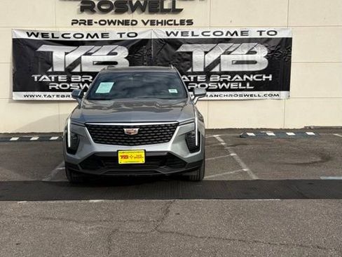Used 2024 Cadillac XT4 Premium Luxury image 3