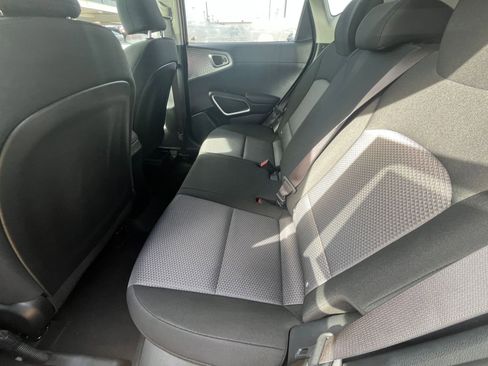 Used 2025 Kia Soul LX w/ LX Technology Package image 25
