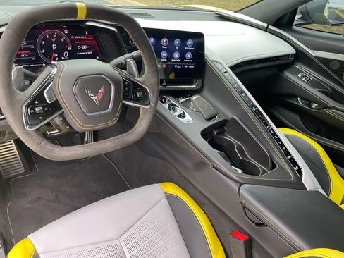 Used 2022 Chevrolet Corvette Stingray Premium Conv w/ Z51 Performance Package RWD image 22
