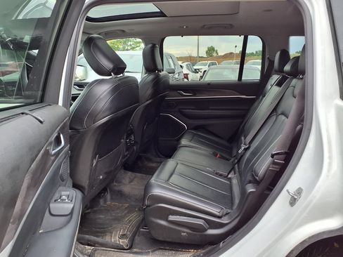 Used 2022 Jeep Grand Cherokee L Limited w/ Luxury Tech Group II AWD/4WD image 9