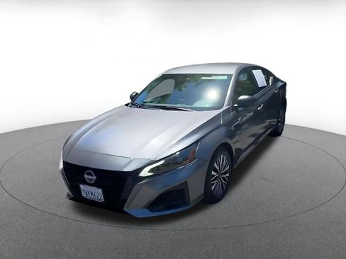 Used 2026 Nissan Altima 2.5 SV FWD image 7