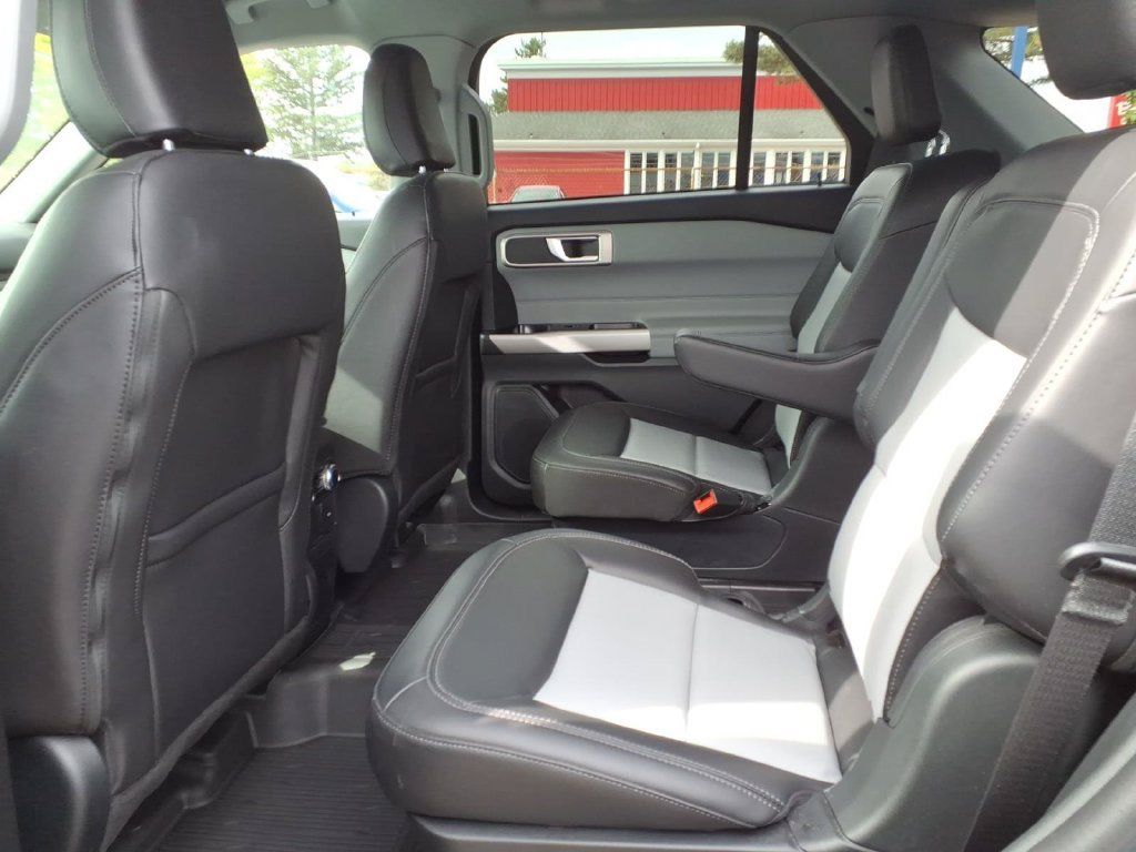 Certified 2023 Ford Explorer XLT w/ Equipment Group 202A AWD/4WD image 12